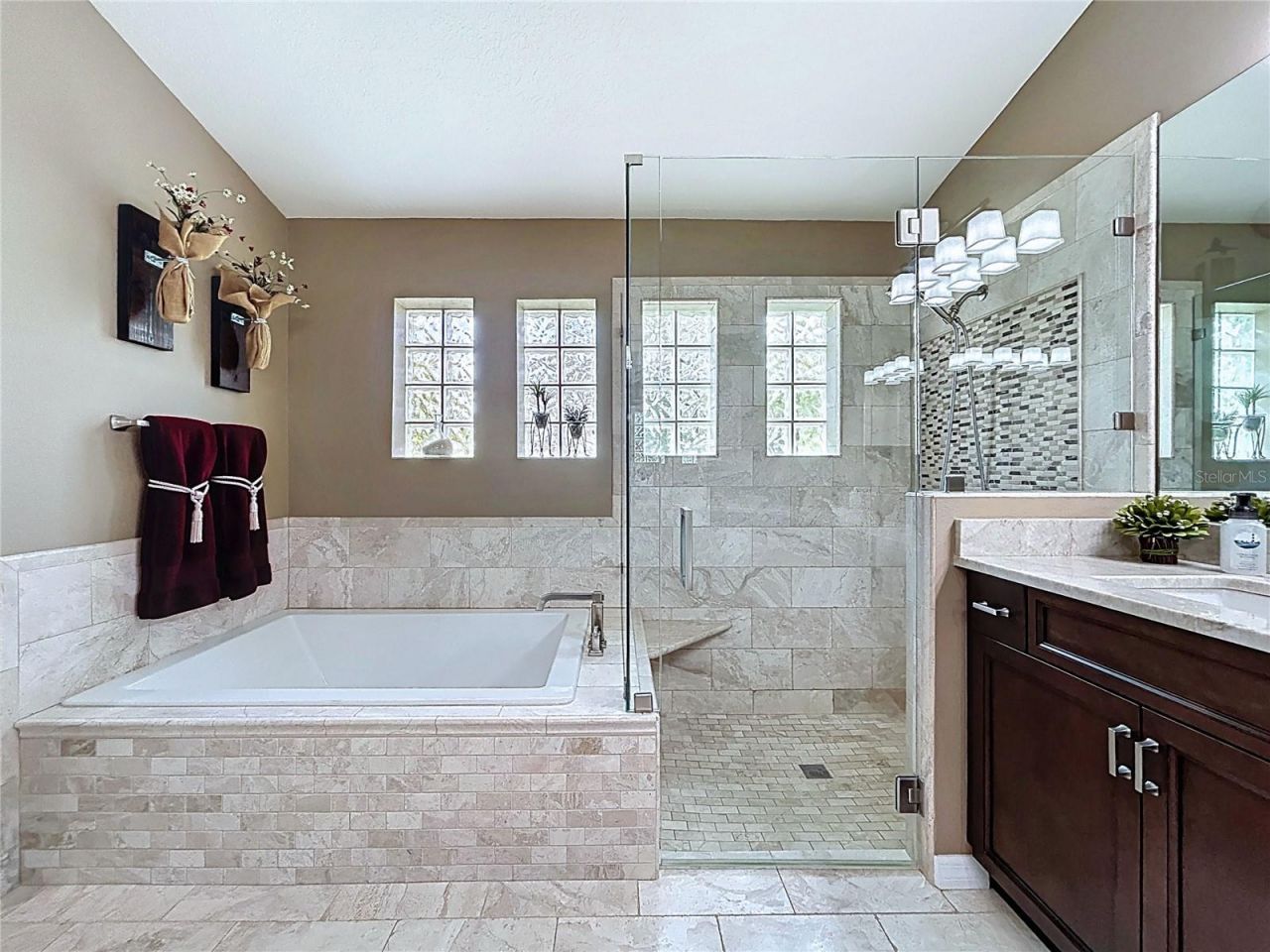 22707 Laureldale Drive , Lutz, FL 33549 Photo