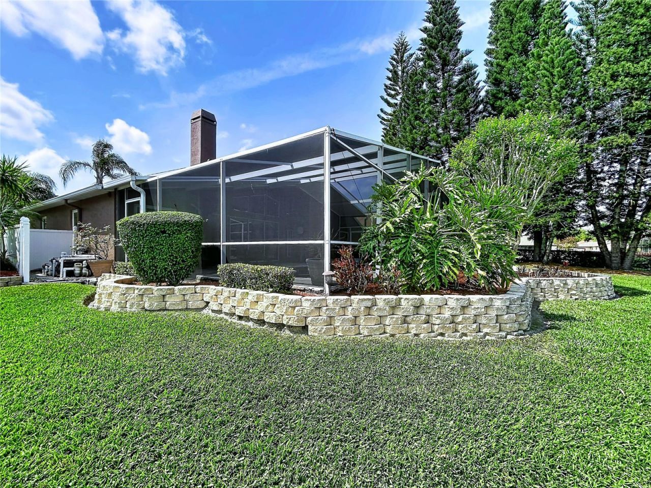 22707 Laureldale Drive , Lutz, FL 33549 Photo