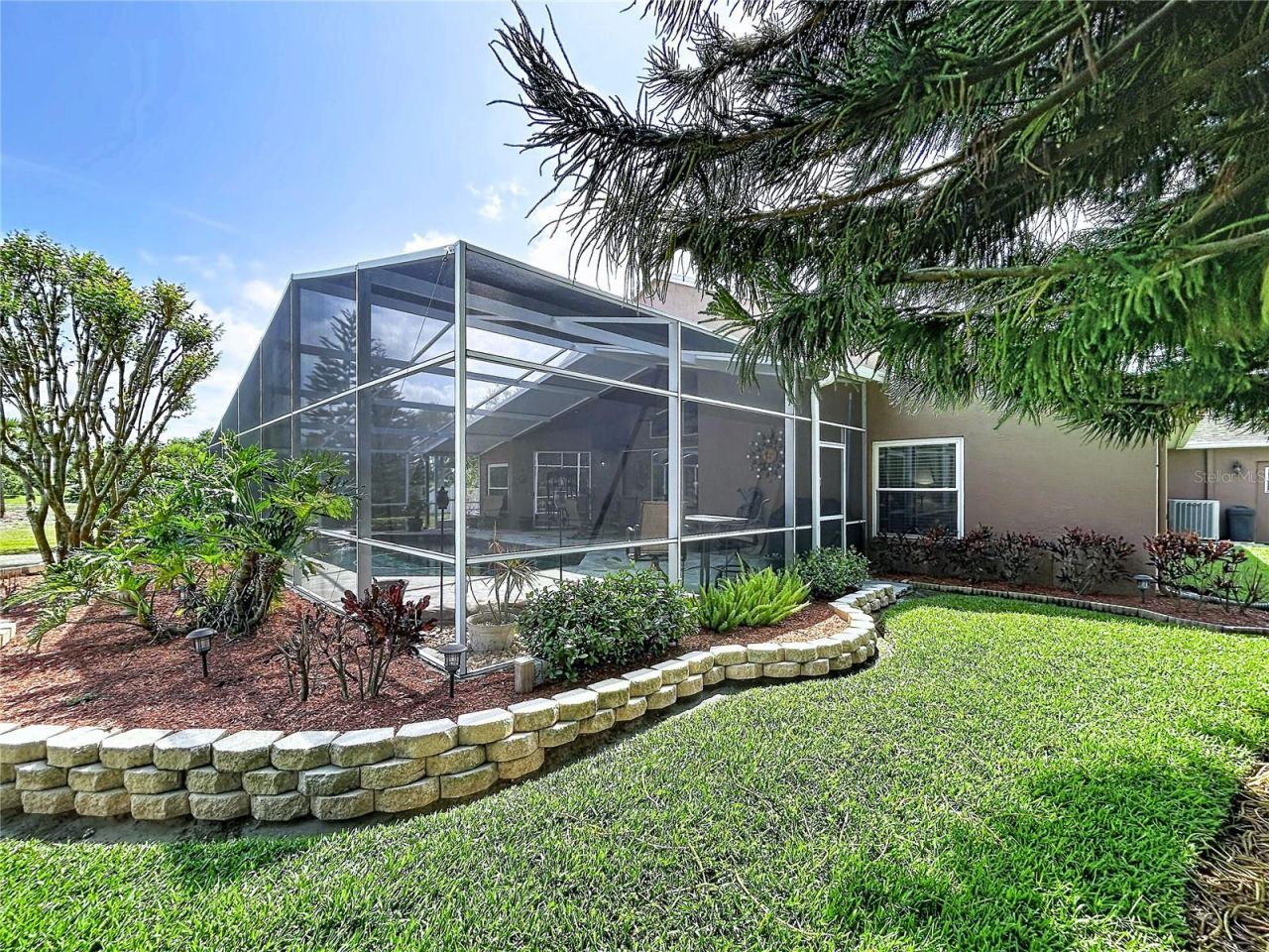 22707 Laureldale Drive , Lutz, FL 33549 Photo