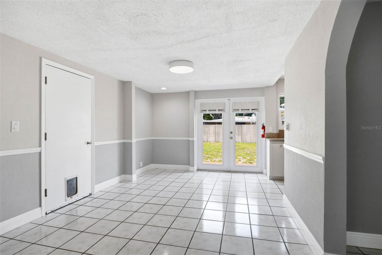 7500 Orpine Drive N, Saint Petersburg, FL 33702 Photo