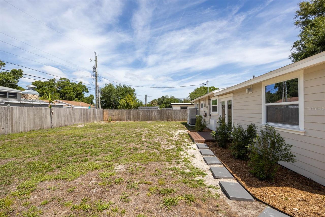 7500 Orpine Drive N, Saint Petersburg, FL 33702 Photo