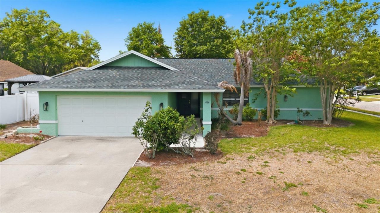 1424 Oakwood Lane, Plant City, FL 33563 Photo