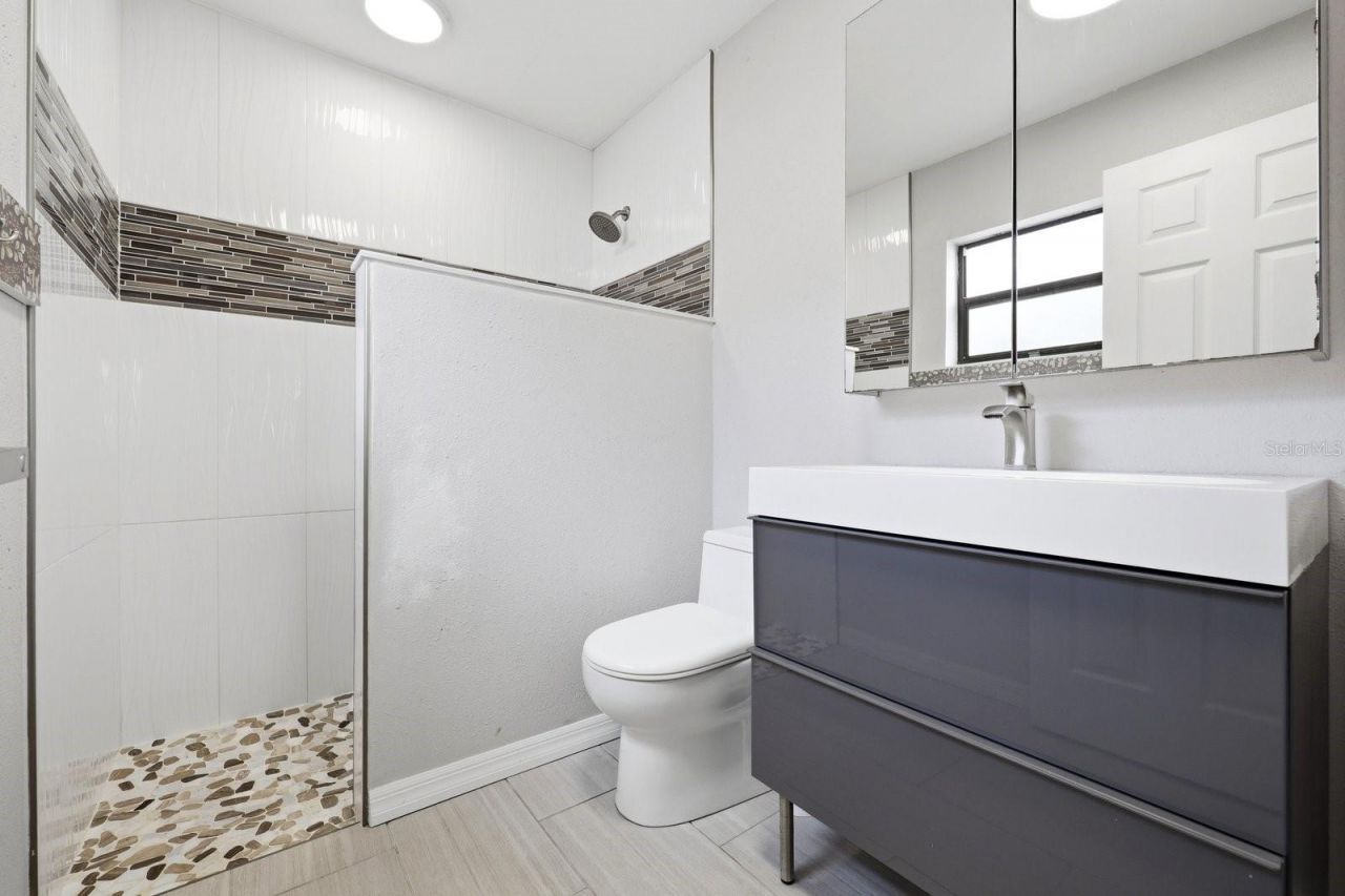 221 Arbor Drive W, Palm Harbor, FL 34683 Photo