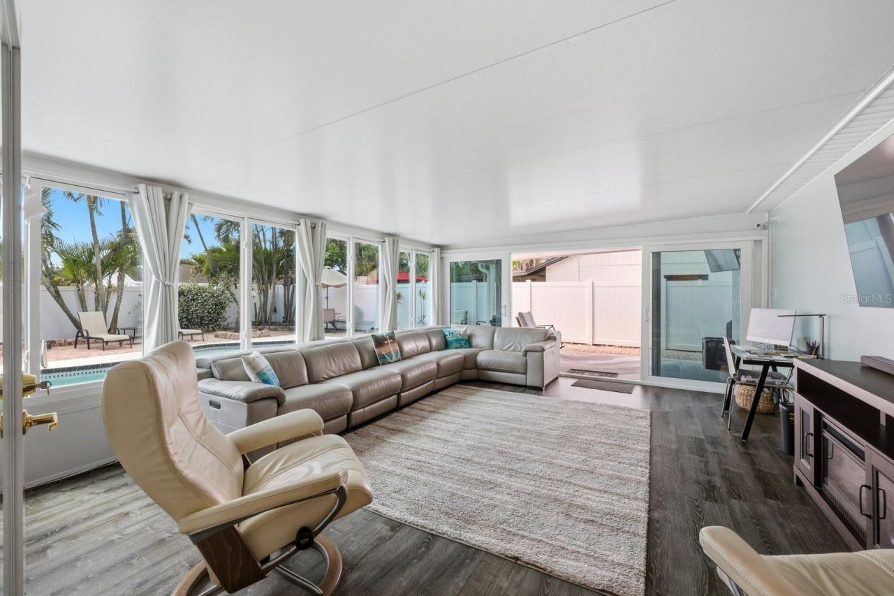 221 Arbor Drive W, Palm Harbor, FL 34683 Photo