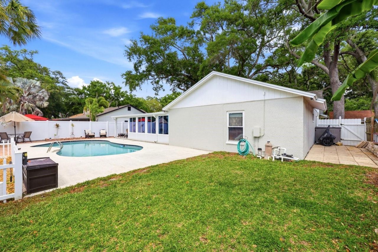 221 Arbor Drive W, Palm Harbor, FL 34683 Photo