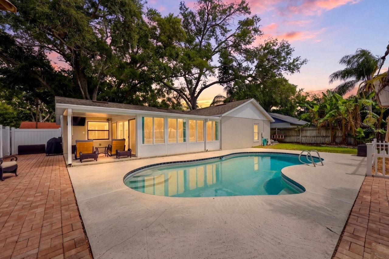 221 Arbor Drive W, Palm Harbor, FL 34683 Photo