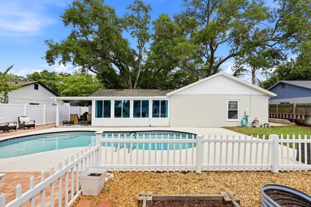 221 Arbor Drive W, Palm Harbor, FL 34683 Photo