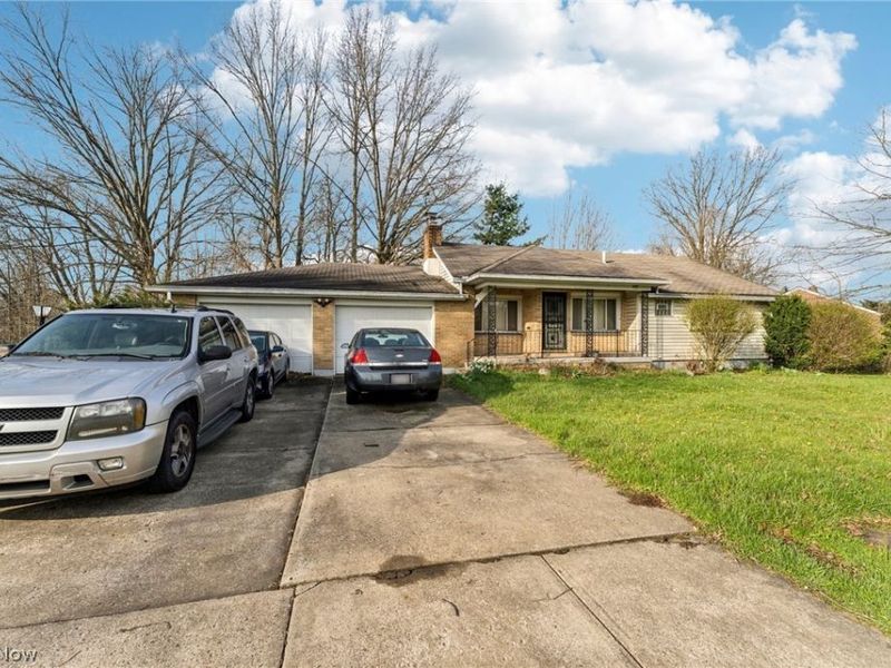 2726 Beck Street SE, Warren, OH 44484 Photo 2