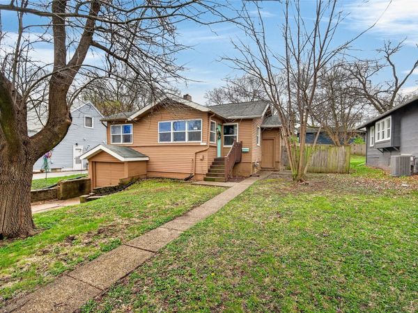 624 Rose Avenue , Des Moines, IA 50315