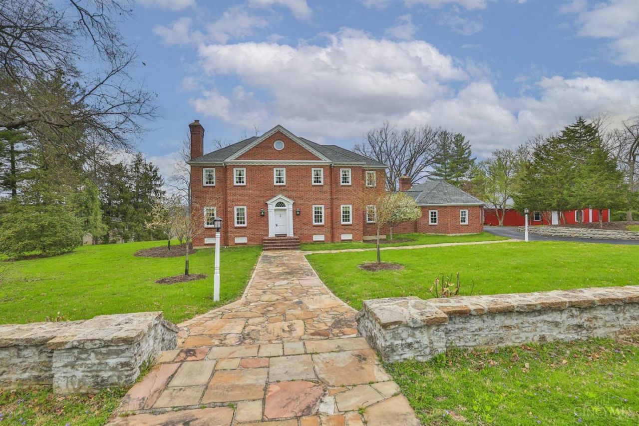 8950 Old Indian Hill Road, Cincinnati, OH 45243 Main Photo