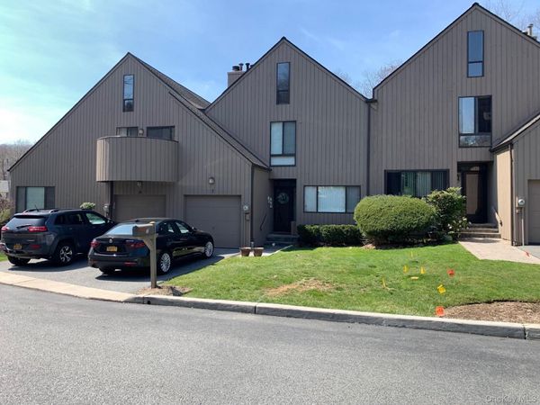 7 Rockhagen Road , Thornwood, NY 10594