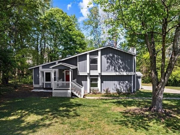 2592 Twin Oaks SW, Marietta, GA 30064