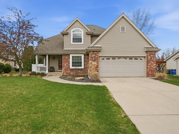 975 Driftwood Trail , Crown Point, IN 46307