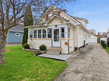 71 Curtice Rd , Rochester, NY 14617