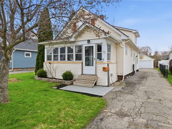 71 Curtice Rd , Rochester, NY 14617