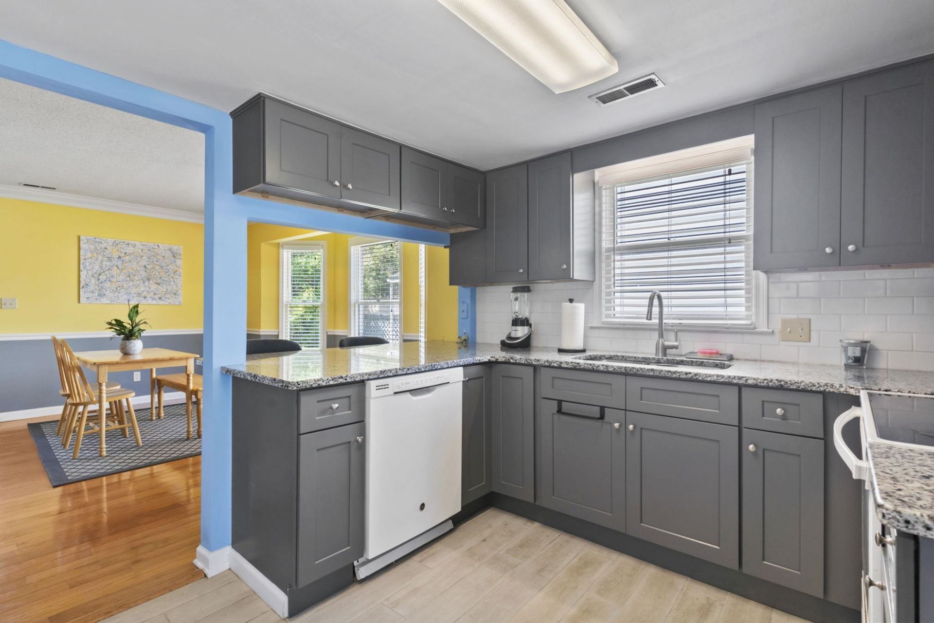 1557 Victoria Ln.  Photo 10