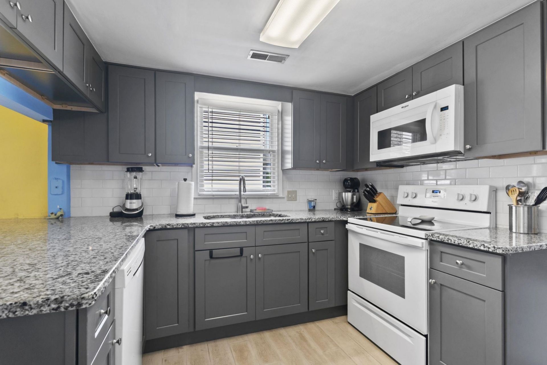 1557 Victoria Ln.  Photo 12