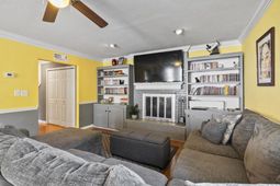 1557 Victoria Ln.  photo 4