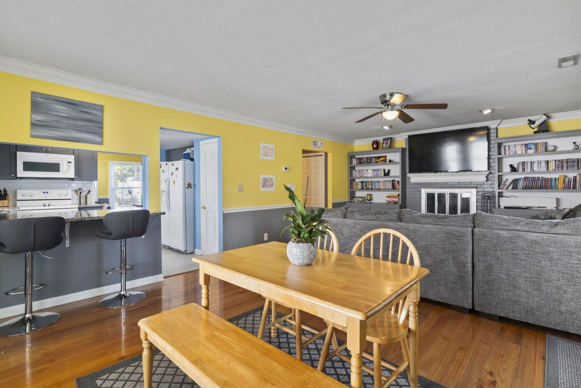 1557 Victoria Ln.  Photo 8