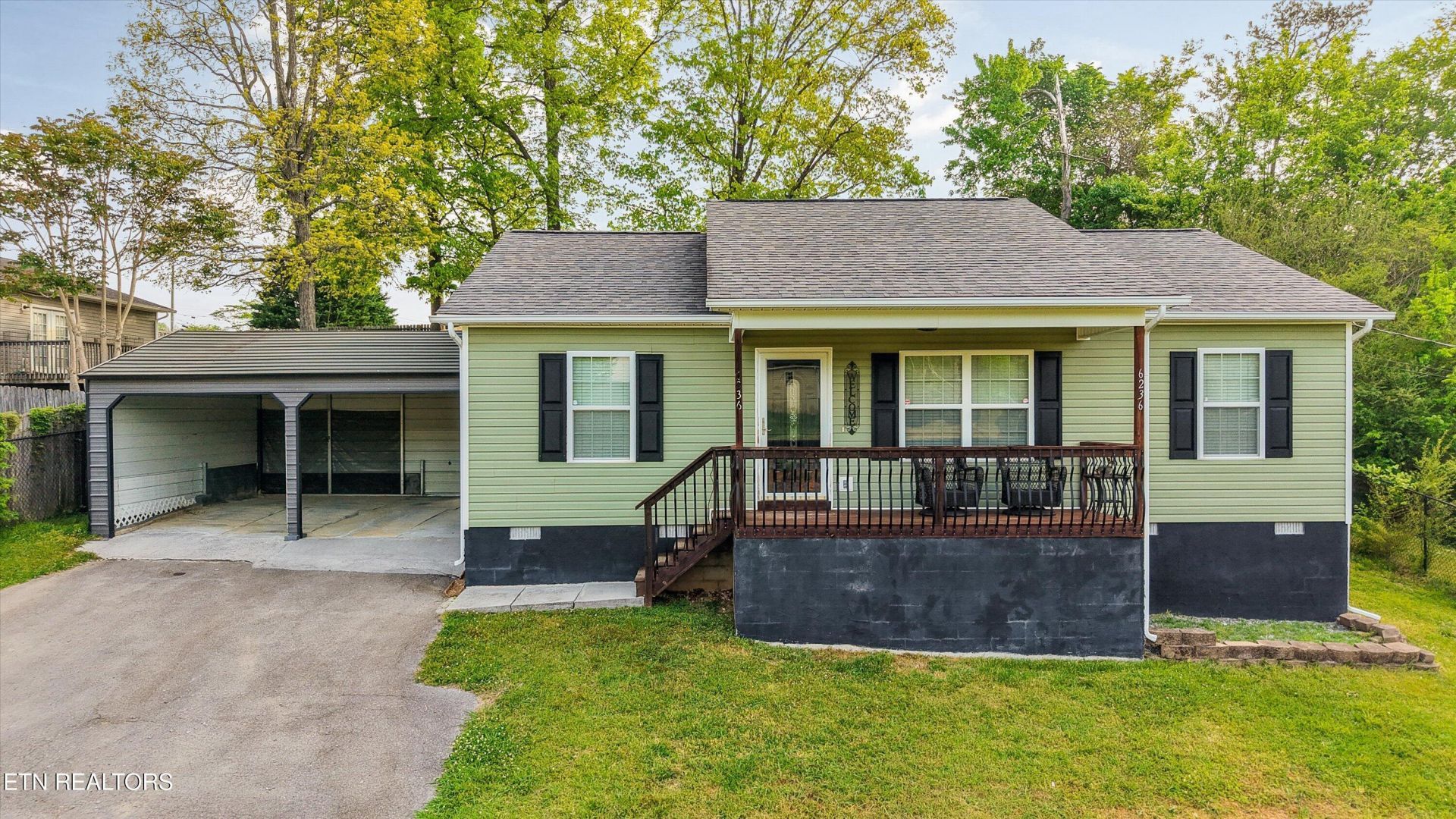 6236 Pleasant Ridge Rd, Knoxville, TN 37912 Main Photo