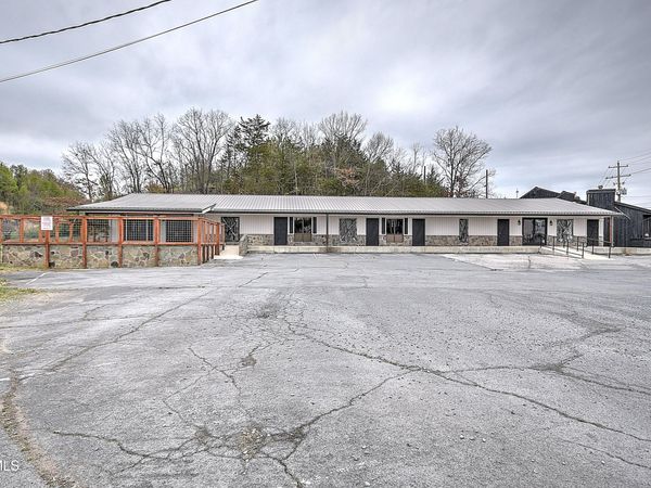 3100 North Roan Street, Johnson City, TN 37601