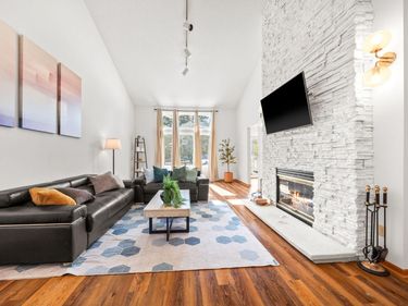 6263 Sequoia Circle, Eden Prairie, MN 55346