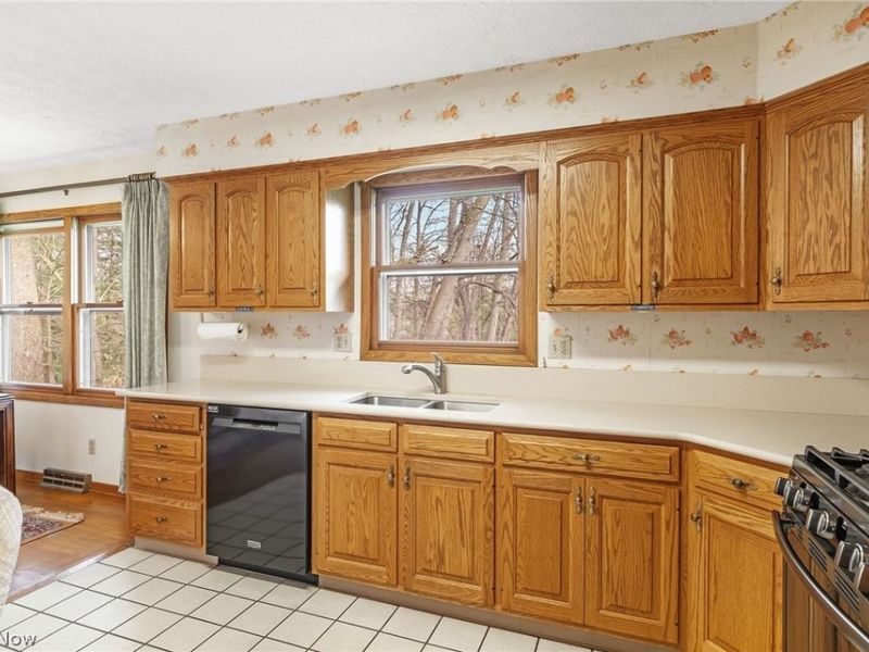 553 Mcneil Drive , Sagamore Hills, OH 44067 Photo 10