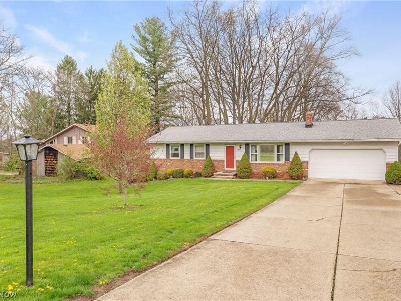 553 Mcneil Drive , Sagamore Hills, OH 44067 Photo 2