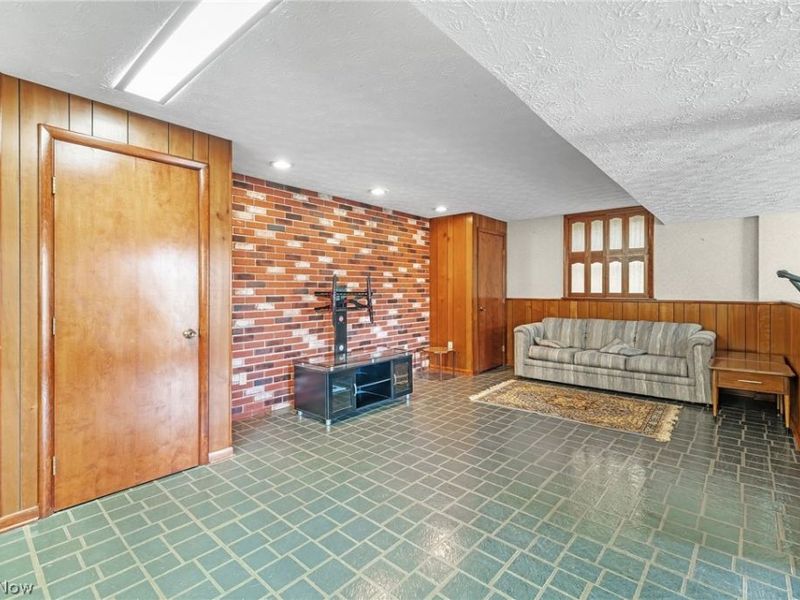 553 Mcneil Drive , Sagamore Hills, OH 44067 Photo 25