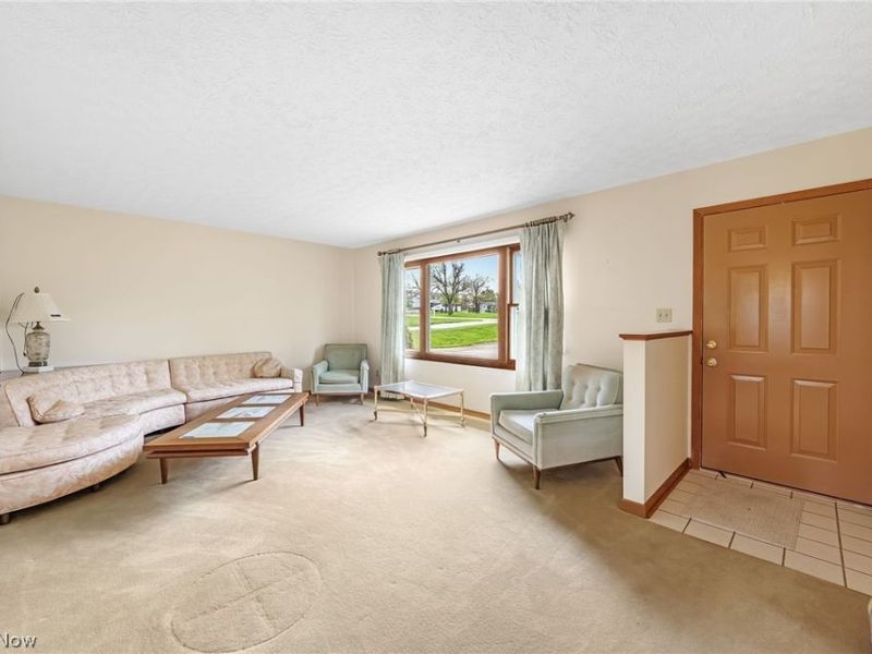 553 Mcneil Drive , Sagamore Hills, OH 44067 Photo 5