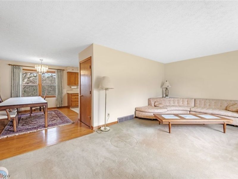 553 Mcneil Drive , Sagamore Hills, OH 44067 Photo 6