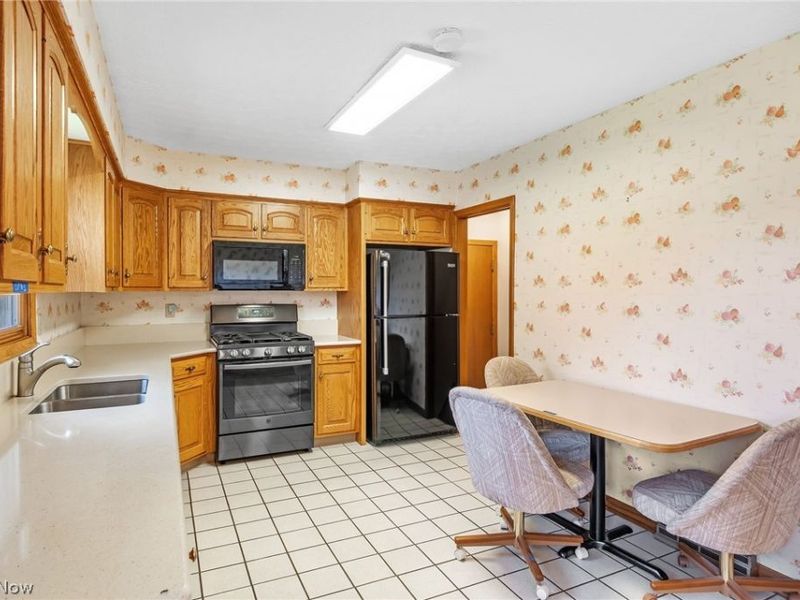 553 Mcneil Drive , Sagamore Hills, OH 44067 Photo 9