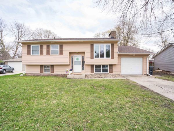 1002 Yuma Avenue, Ames, IA 50014