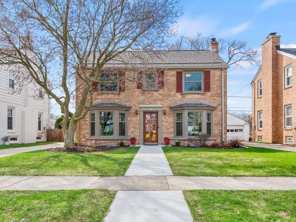 4855 N Ardmore Ave, Whitefish Bay, WI 53217