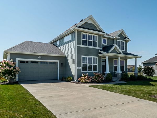 N61W21633 Legacy Trl, Menomonee Falls, WI 53051