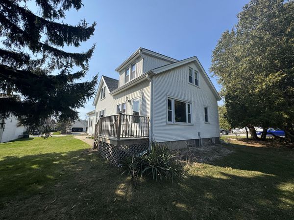 6807 S Pennsylvania Ave, Oak Creek, WI 53154