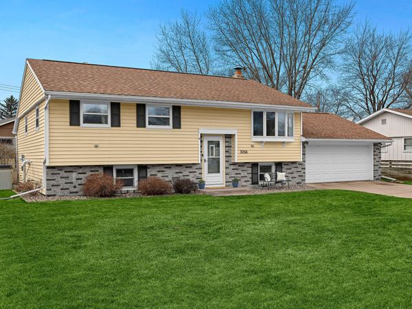 3056 31st St S, La Crosse, WI 54601
