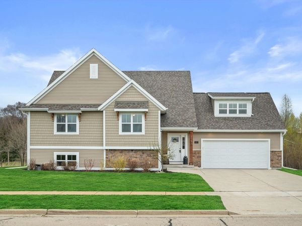 261 Cardinal Dr, Sullivan, WI 53178