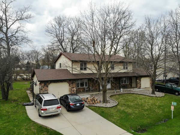 7200 Ashwood Ln, Unit 7202, Norway, WI 53185