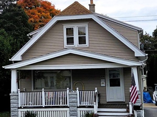 2043 S 81st St, Unit 2045, West Allis, WI 53219