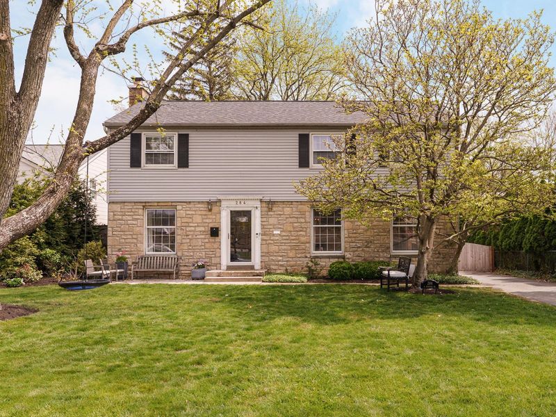 284 S Stanwood Road, Columbus, OH 43209 Photo 2