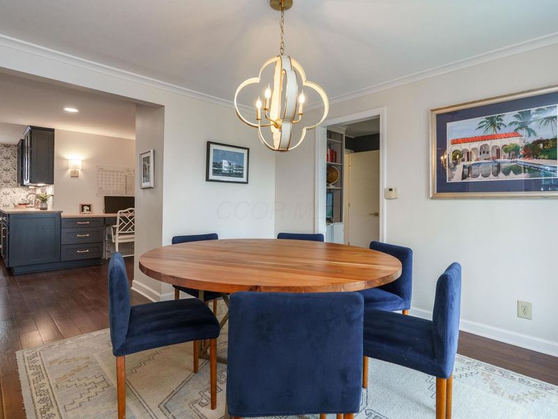 284 S Stanwood Road, Columbus, OH 43209 Photo 6