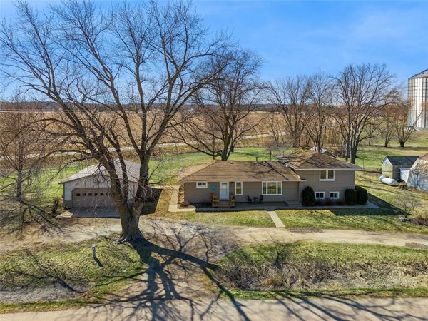 1408 Omaha Street , Redfield, IA 50233