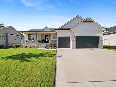 1327 W Footbridge St, Goddard, KS 67052