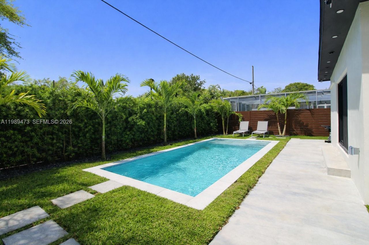 500 NW 43rd St, Miami, FL 33127 Photo
