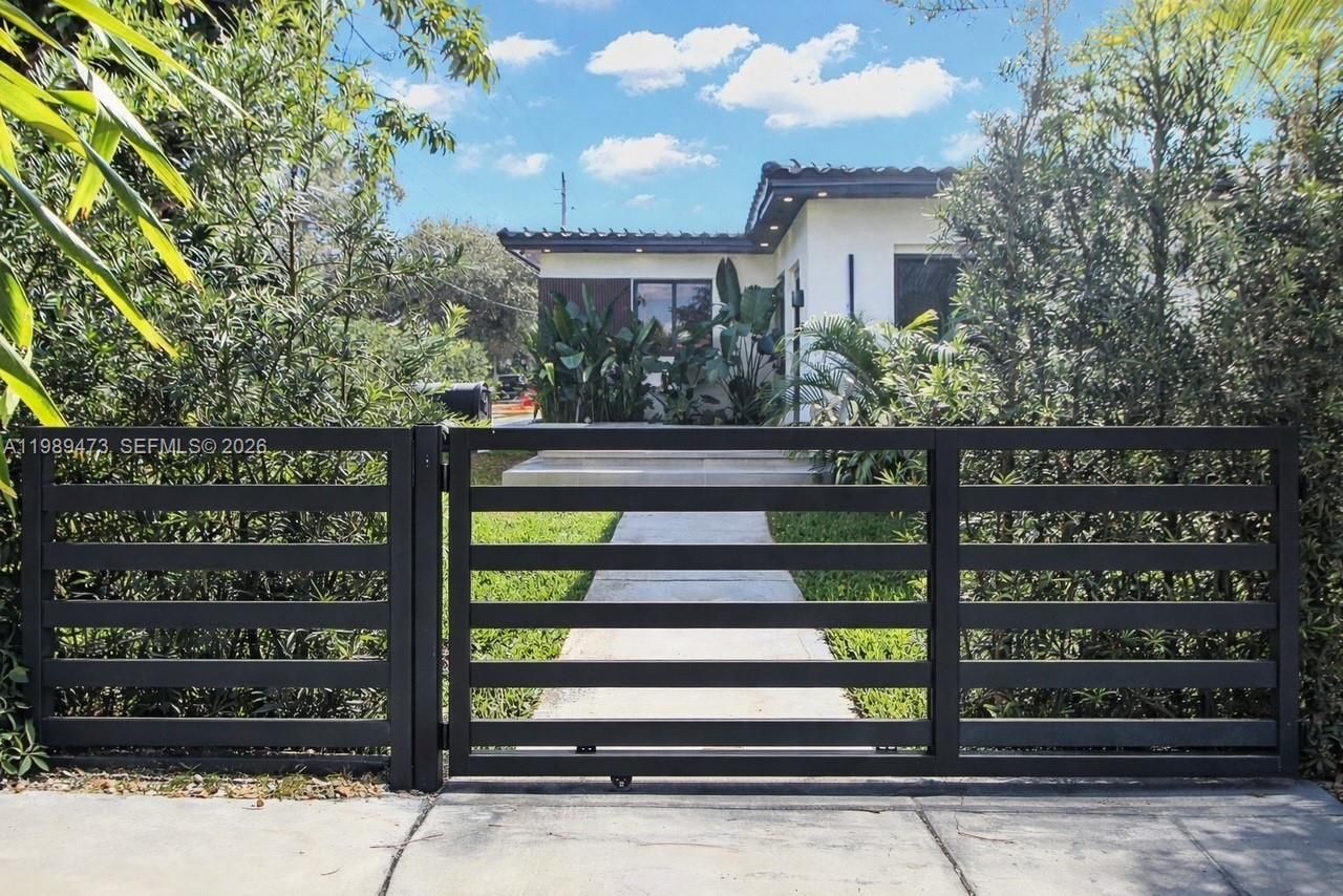 500 NW 43rd St, Miami, FL 33127 Photo