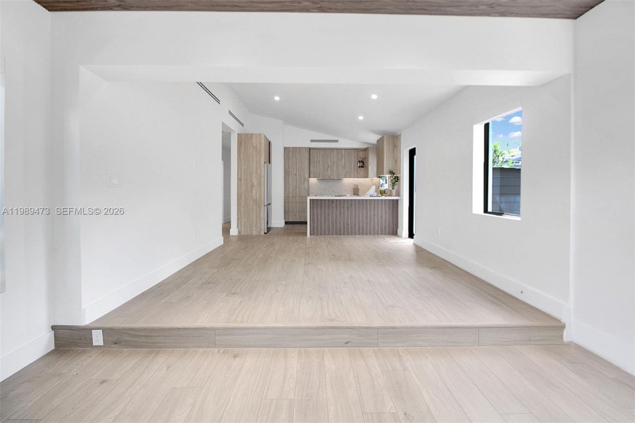 500 NW 43rd St, Miami, FL 33127 Photo