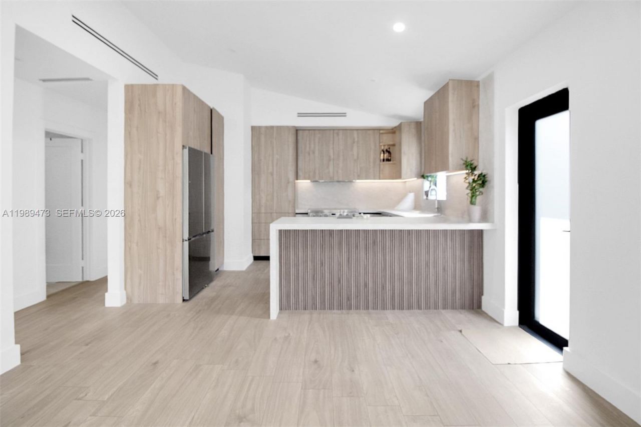 500 NW 43rd St, Miami, FL 33127 Photo