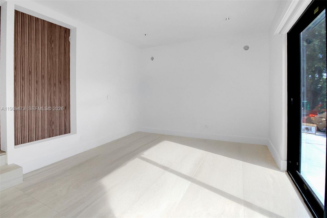 500 NW 43rd St, Miami, FL 33127 Photo