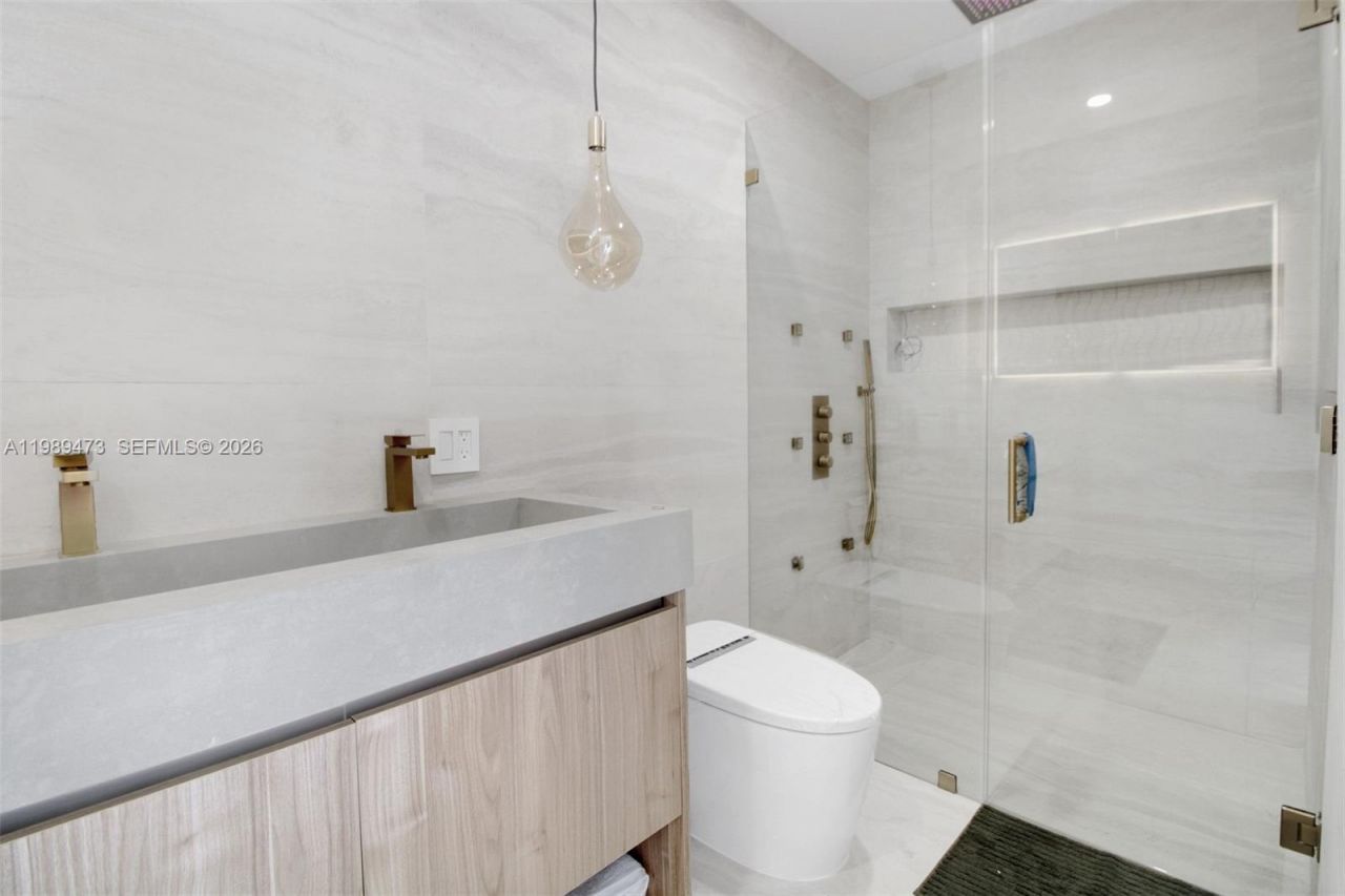 500 NW 43rd St, Miami, FL 33127 Photo